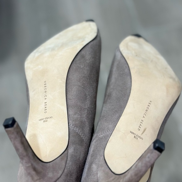 Veronica Beard Leeland Pointed Toe Chelsea Bootie Taupe Suede Size 9 - Picture 7 of 8